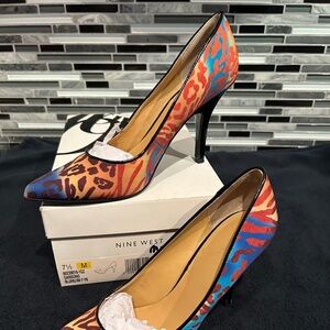 HEELS, MEDIUM HEIGHT, SIZE 7.5, UNIQUE FABRIC UPPER, NINE WEST
